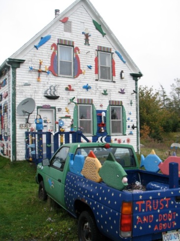 House of Barry Colpitts, Nova Scotia folk artist. Hilary Nangle photo.